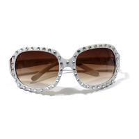 responsive-web-design-realwomen-00062-glasses-sunglasses-02